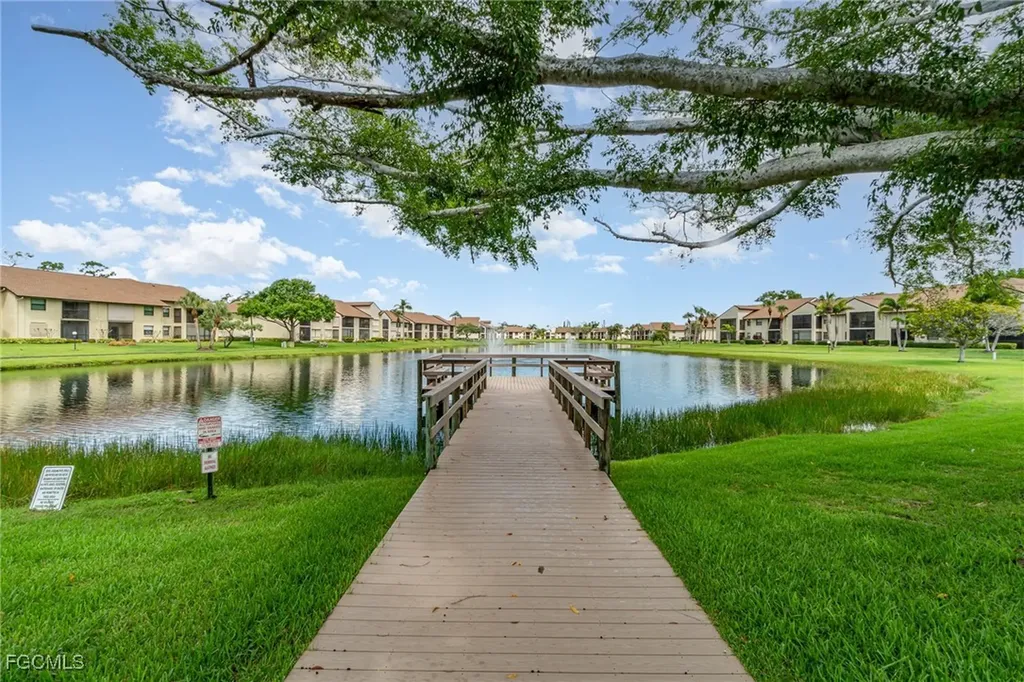 8715 Charter Club Circle Fort Myers FL 33919