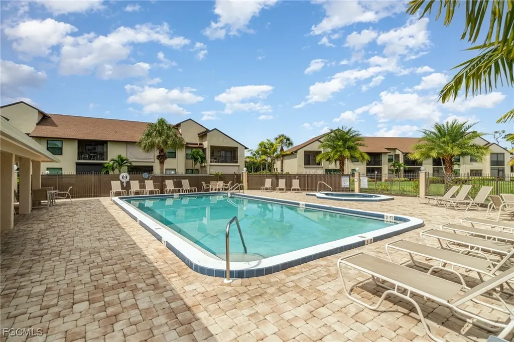 8715 Charter Club Circle Fort Myers FL 33919