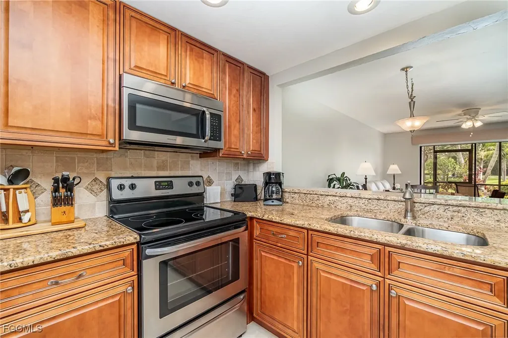 8715 Charter Club Circle Fort Myers FL 33919