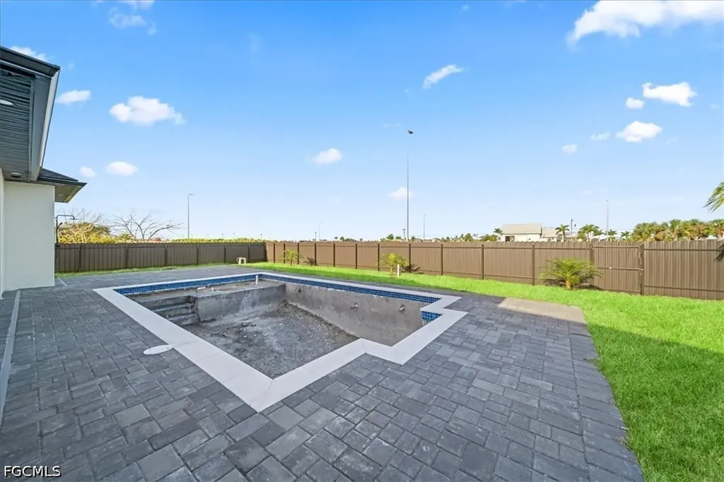 1100 NW 31st Place Cape Coral FL 33993