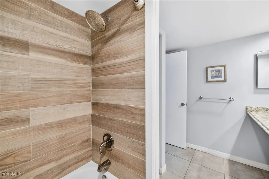 5210 Cedarbend Drive Fort Myers FL 33919