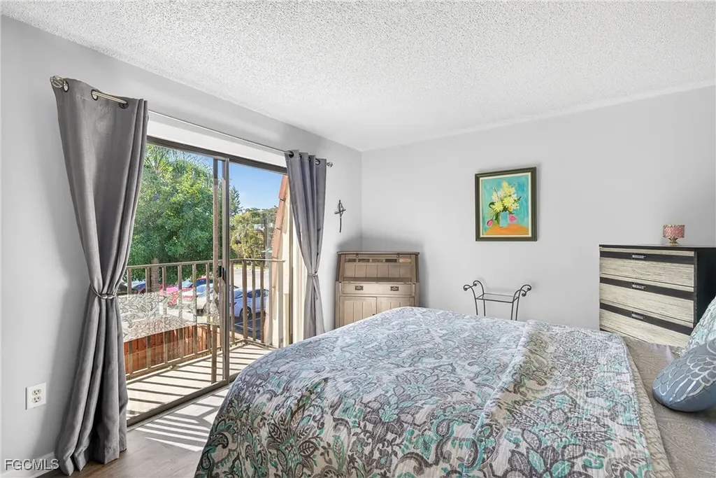 5210 Cedarbend Drive Fort Myers FL 33919