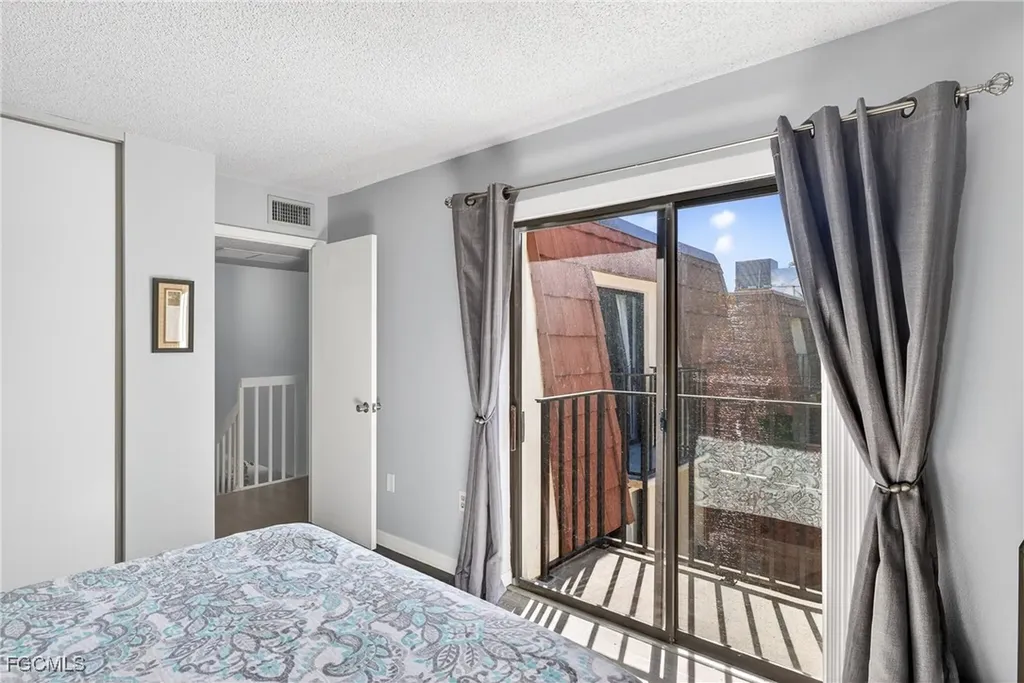 5210 Cedarbend Drive Fort Myers FL 33919