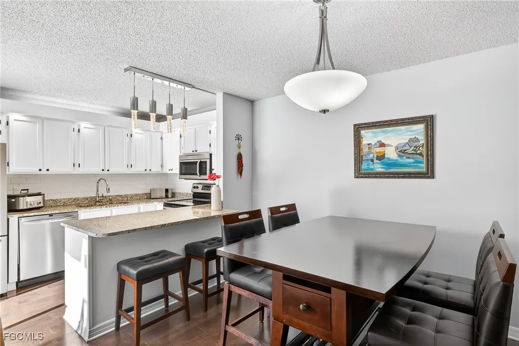 5210 Cedarbend Drive Fort Myers FL 33919