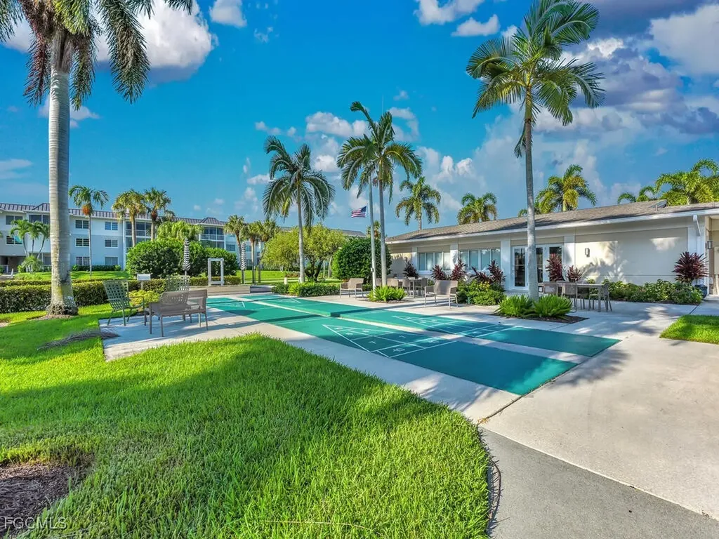 665 12th Avenue S Naples FL 34102