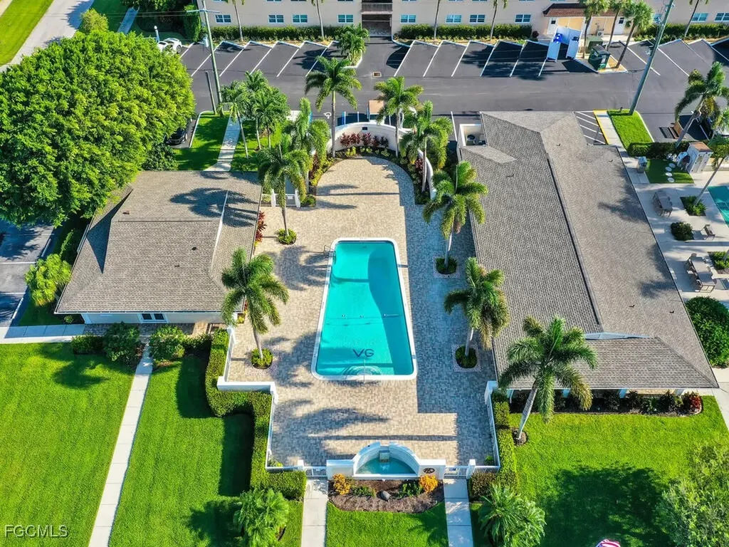 665 12th Avenue S Naples FL 34102