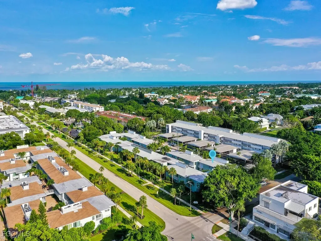 665 12th Avenue S Naples FL 34102