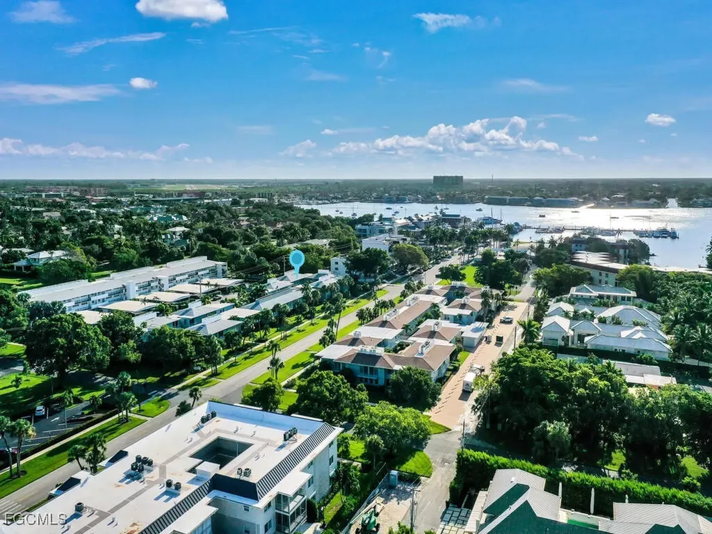 665 12th Avenue S Naples FL 34102