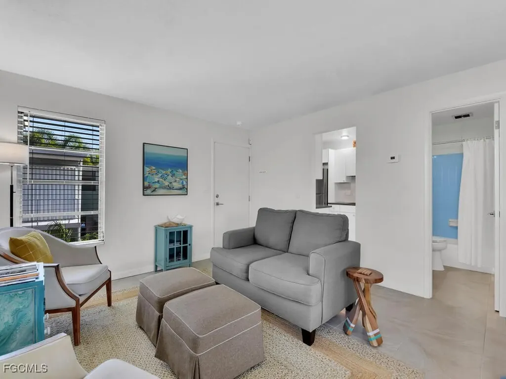 665 12th Avenue S Naples FL 34102