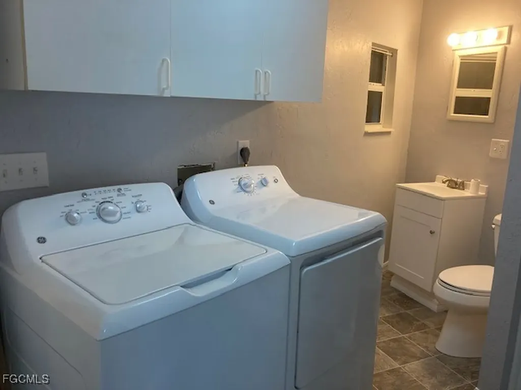 19681 Summerlin Road Fort Myers FL 33908