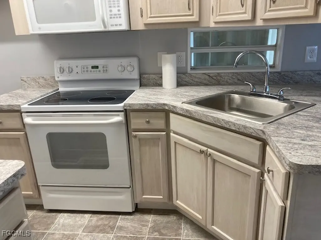 19681 Summerlin Road Fort Myers FL 33908