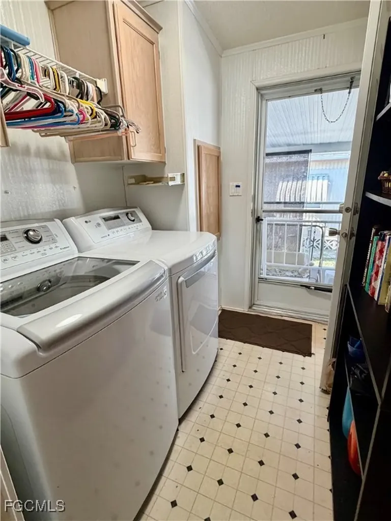 390 Santa Fe Trail North Fort Myers FL 33917