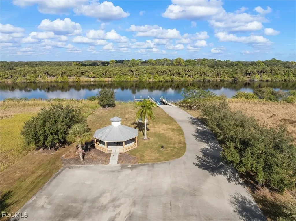 2029 Silk Bay Boulevard Alva FL 33920