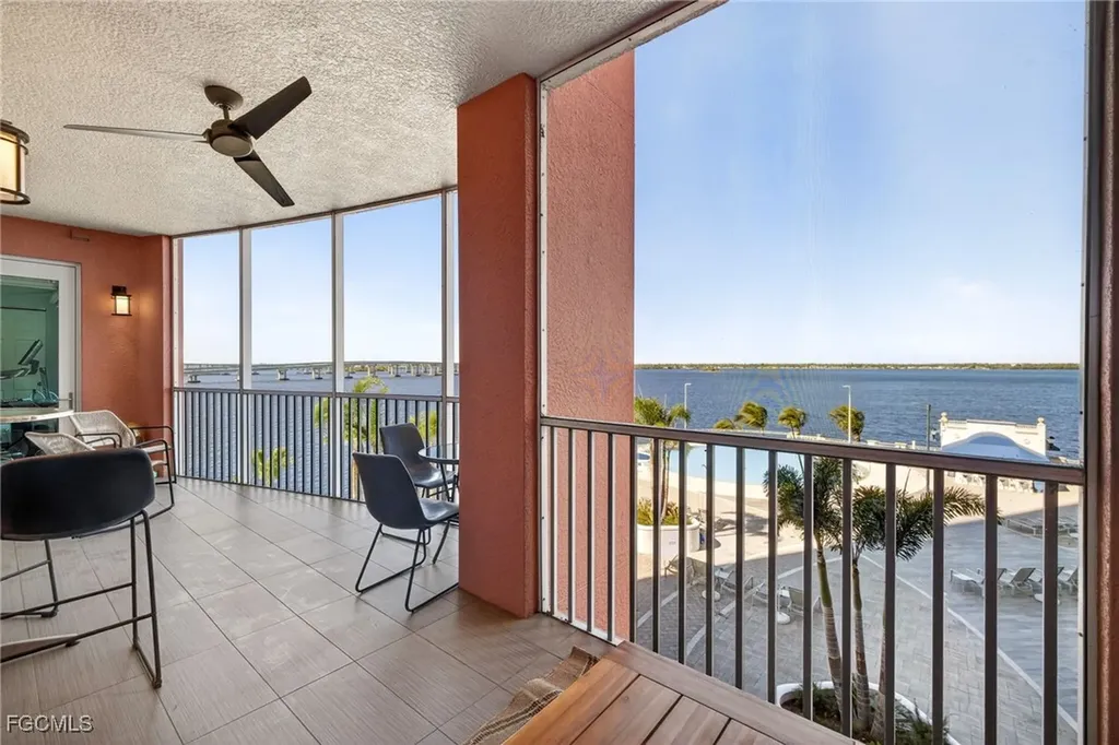 2743 1st Street Fort Myers FL 33916