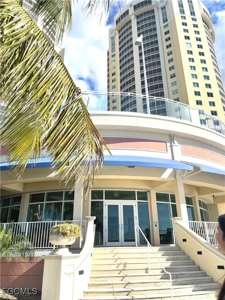 2743 1st Street Fort Myers FL 33916