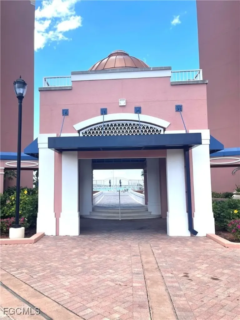 2743 1st Street Fort Myers FL 33916