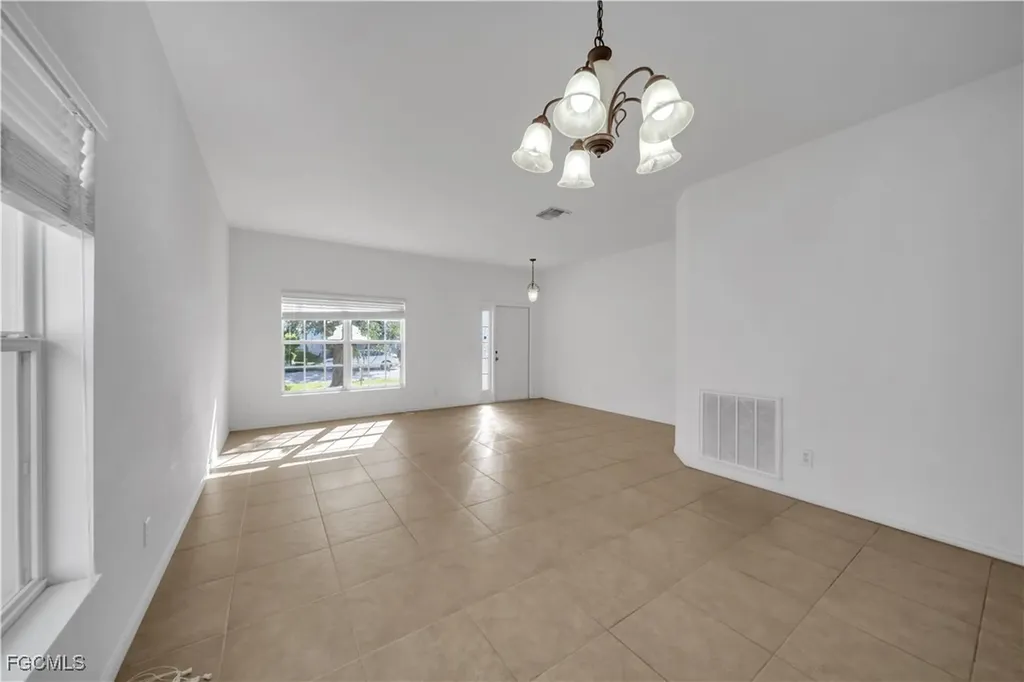 8125 Silver Birch Way Lehigh Acres FL 33971