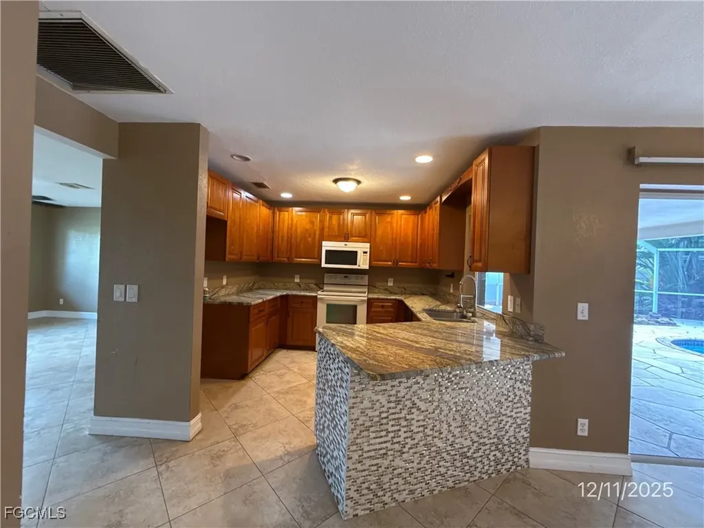 106 NE 17th Avenue Cape Coral FL 33909