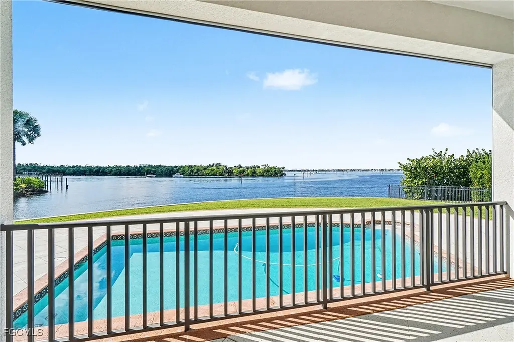 866 Cal Cove Drive Fort Myers FL 33919