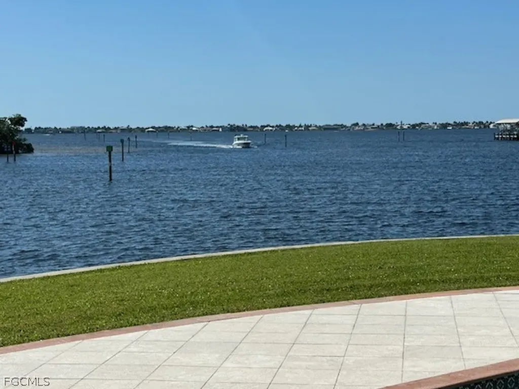 866 Cal Cove Drive Fort Myers FL 33919