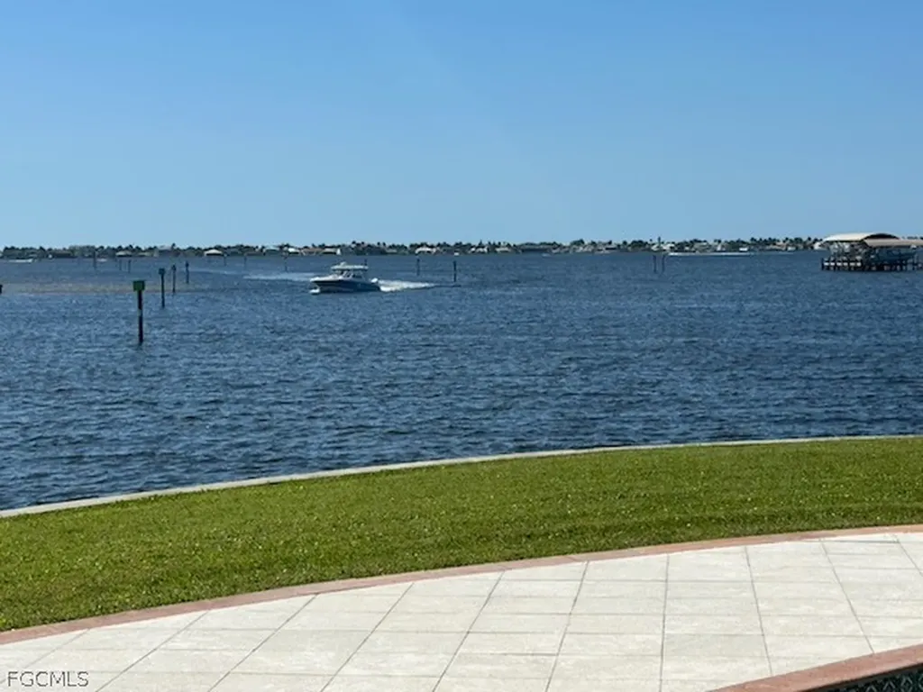 866 Cal Cove Drive Fort Myers FL 33919