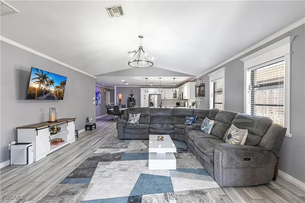 754 105th Avenue N Naples FL 34108