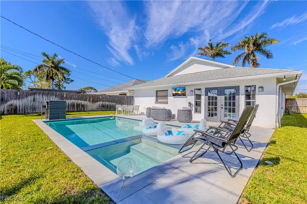 754 105th Avenue N Naples FL 34108