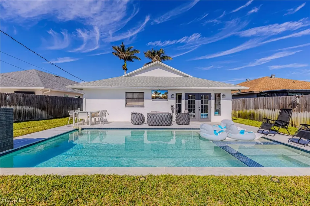 754 105th Avenue N Naples FL 34108
