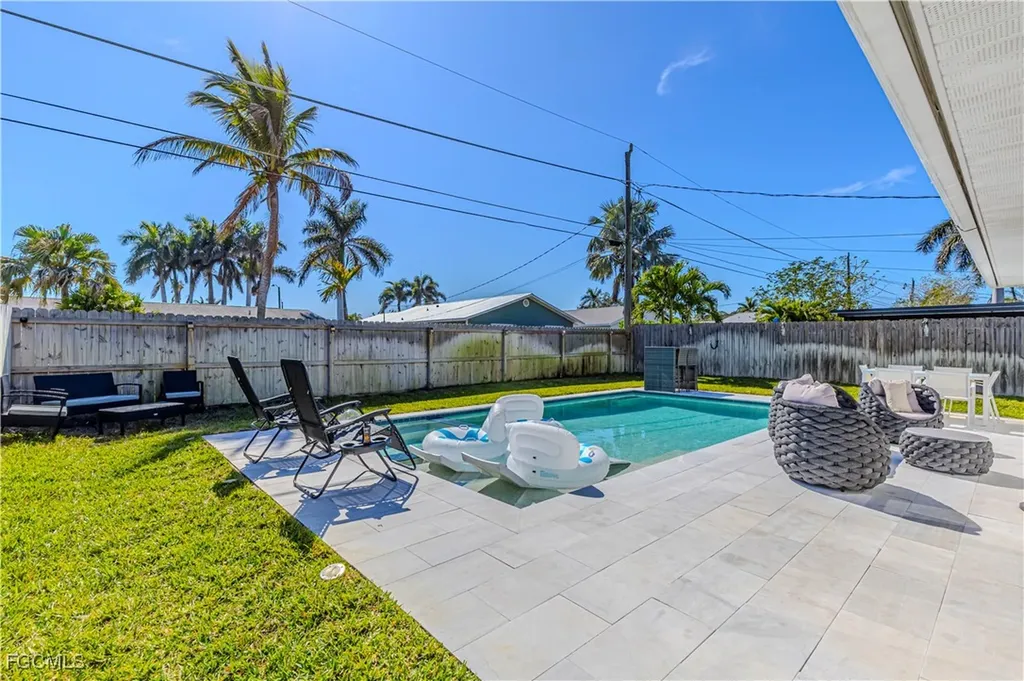 754 105th Avenue N Naples FL 34108