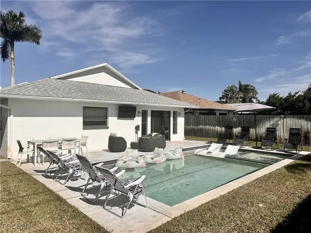 754 105th Avenue N Naples FL 34108