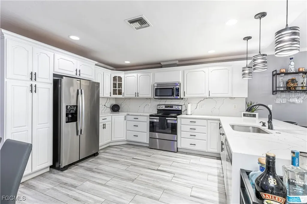 754 105th Avenue N Naples FL 34108