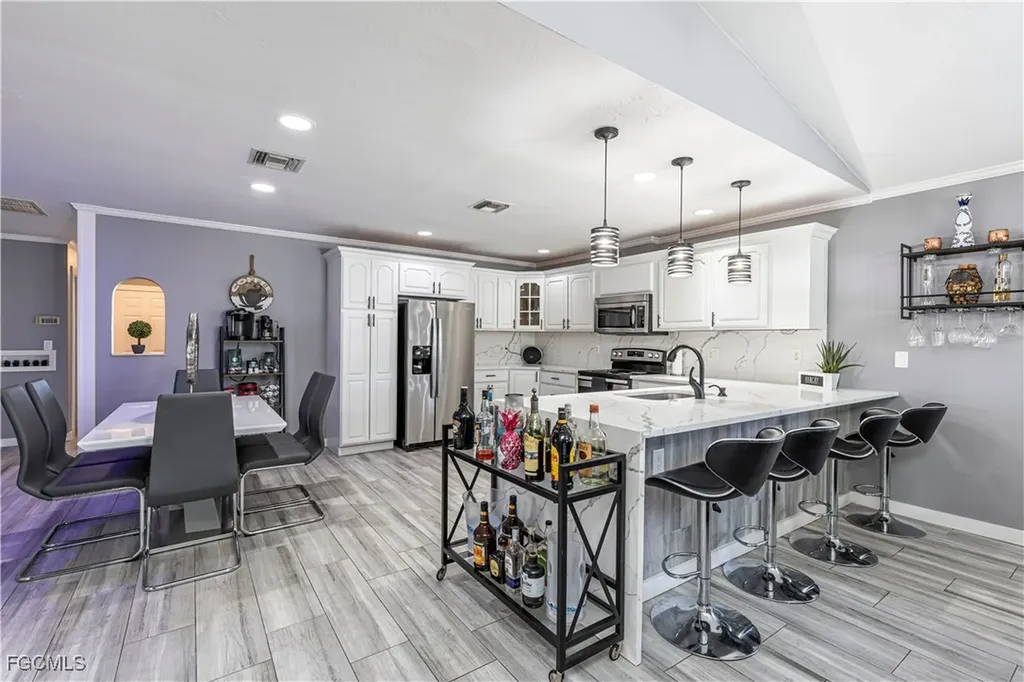 754 105th Avenue N Naples FL 34108