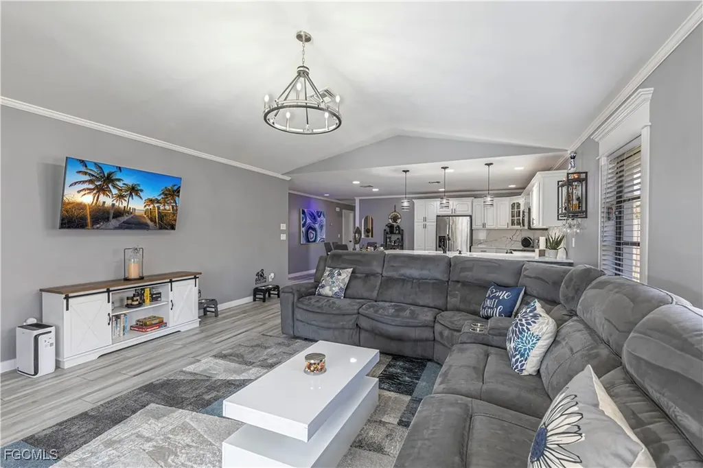 754 105th Avenue N Naples FL 34108