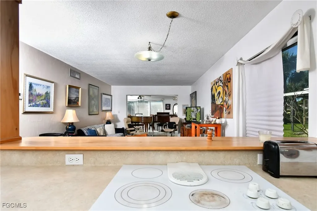 2212 E 6th Street Lehigh Acres FL 33936