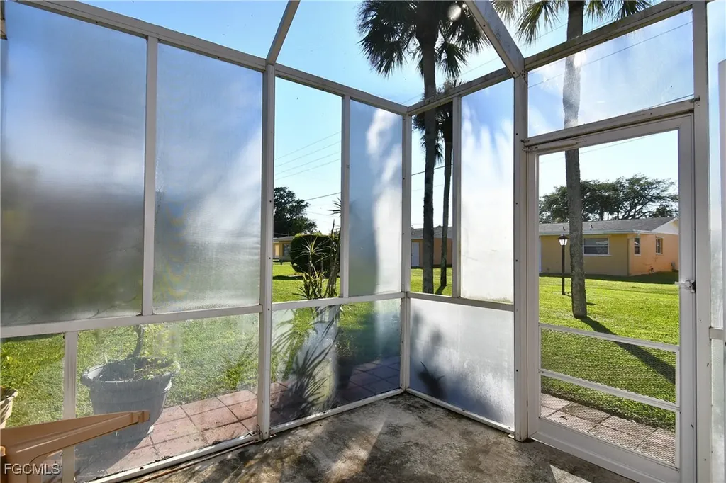 2212 E 6th Street Lehigh Acres FL 33936