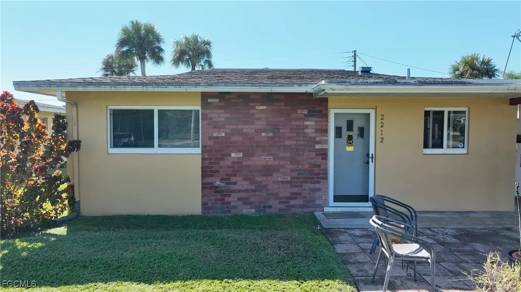 2212 E 6th Street Lehigh Acres FL 33936