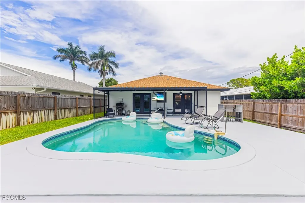 758 105th Avenue N Naples FL 34108