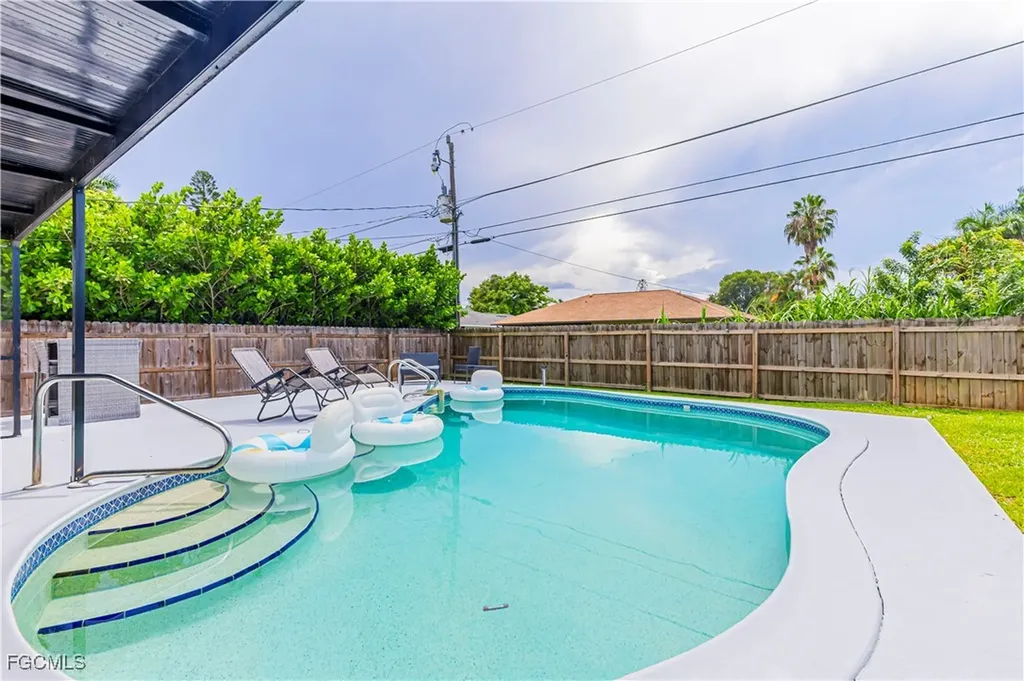 758 105th Avenue N Naples FL 34108