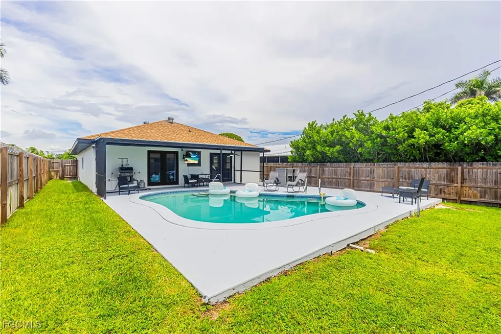 758 105th Avenue N Naples FL 34108