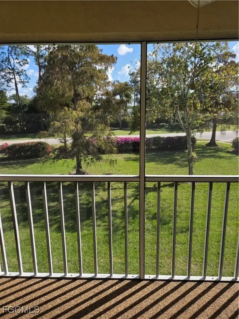 Tamarynd Place at Kings Lake Condos For Sale in Naples, FL, image size:768x1024