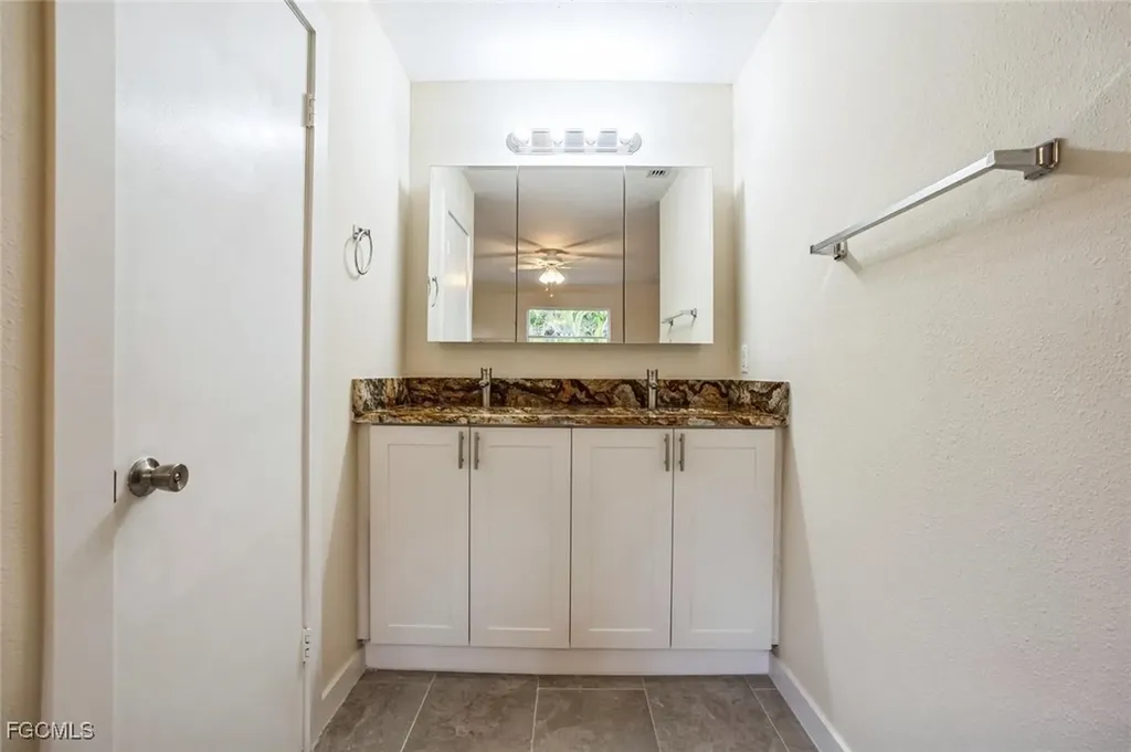 6064 Park Road Fort Myers FL 33908
