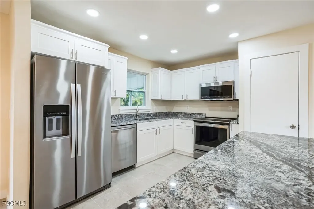 6064 Park Road Fort Myers FL 33908