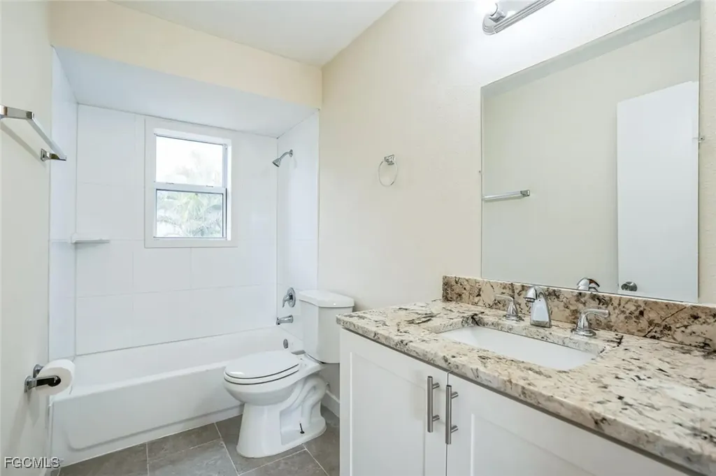 6064 Park Road Fort Myers FL 33908