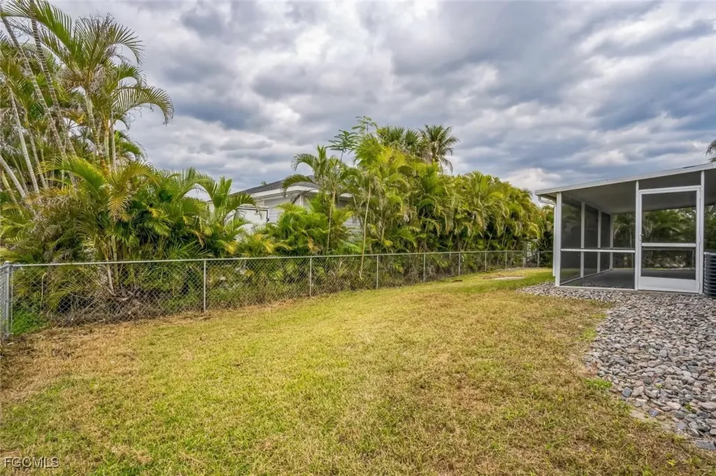6064 Park Road Fort Myers FL 33908