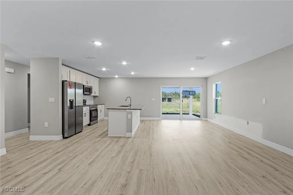 545 Oakshire Lane Lehigh Acres FL 33972