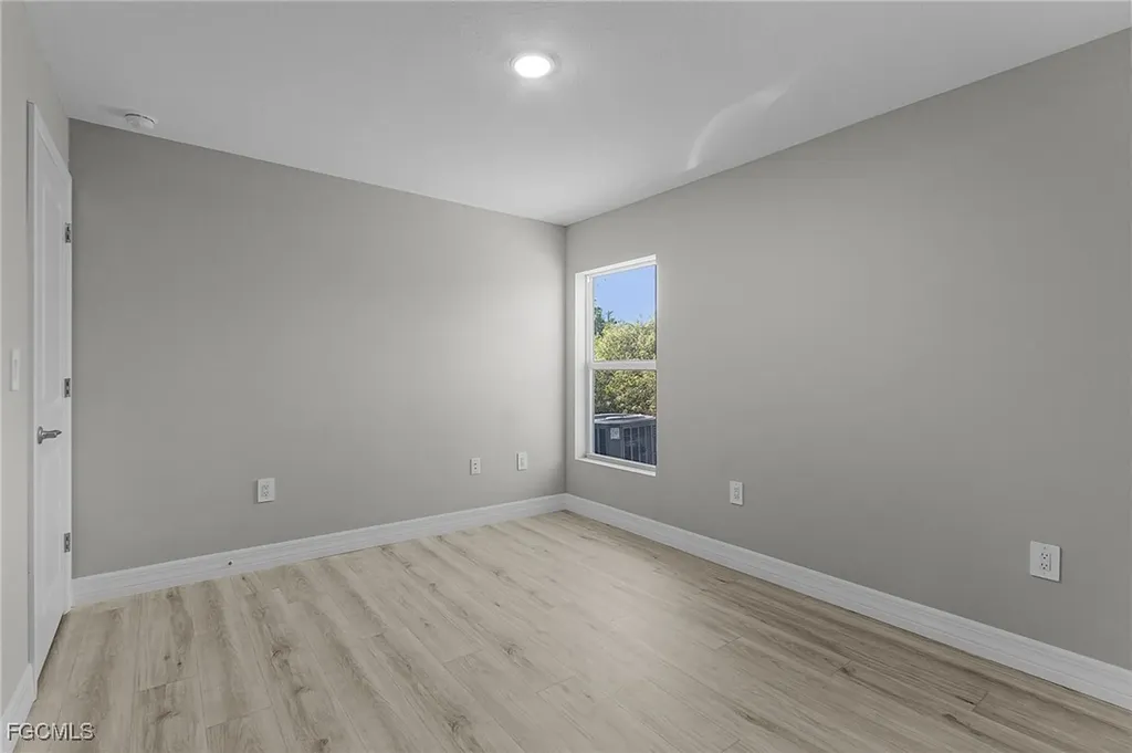 545 Oakshire Lane Lehigh Acres FL 33972