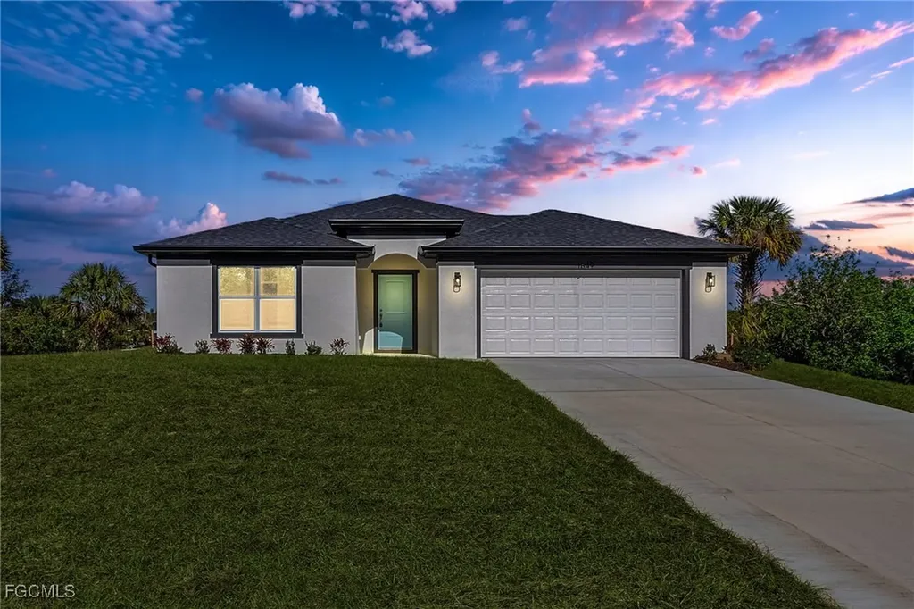 545 Oakshire Lane Lehigh Acres FL 33972