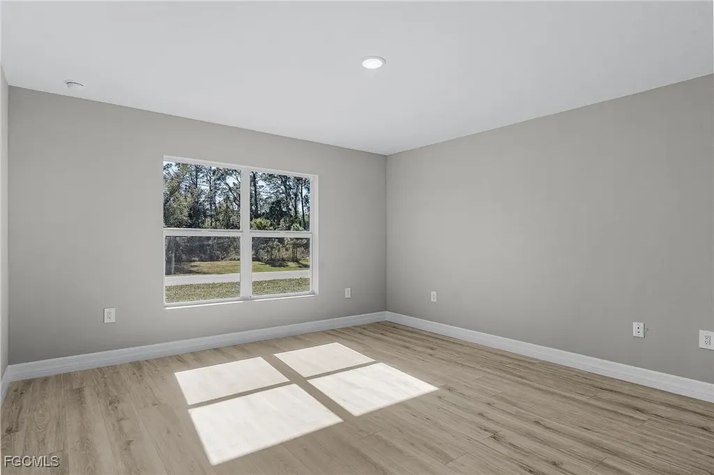 545 Oakshire Lane Lehigh Acres FL 33972