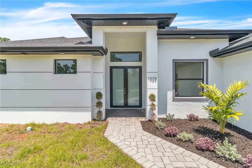 1025 Gladys Street Lehigh Acres FL 33974