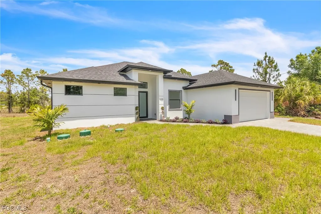 1025 Gladys Street Lehigh Acres FL 33974